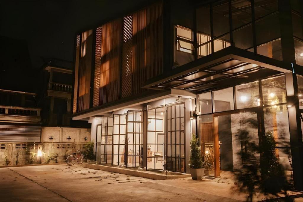 Hug Inn Phrae Zewnętrze zdjęcie